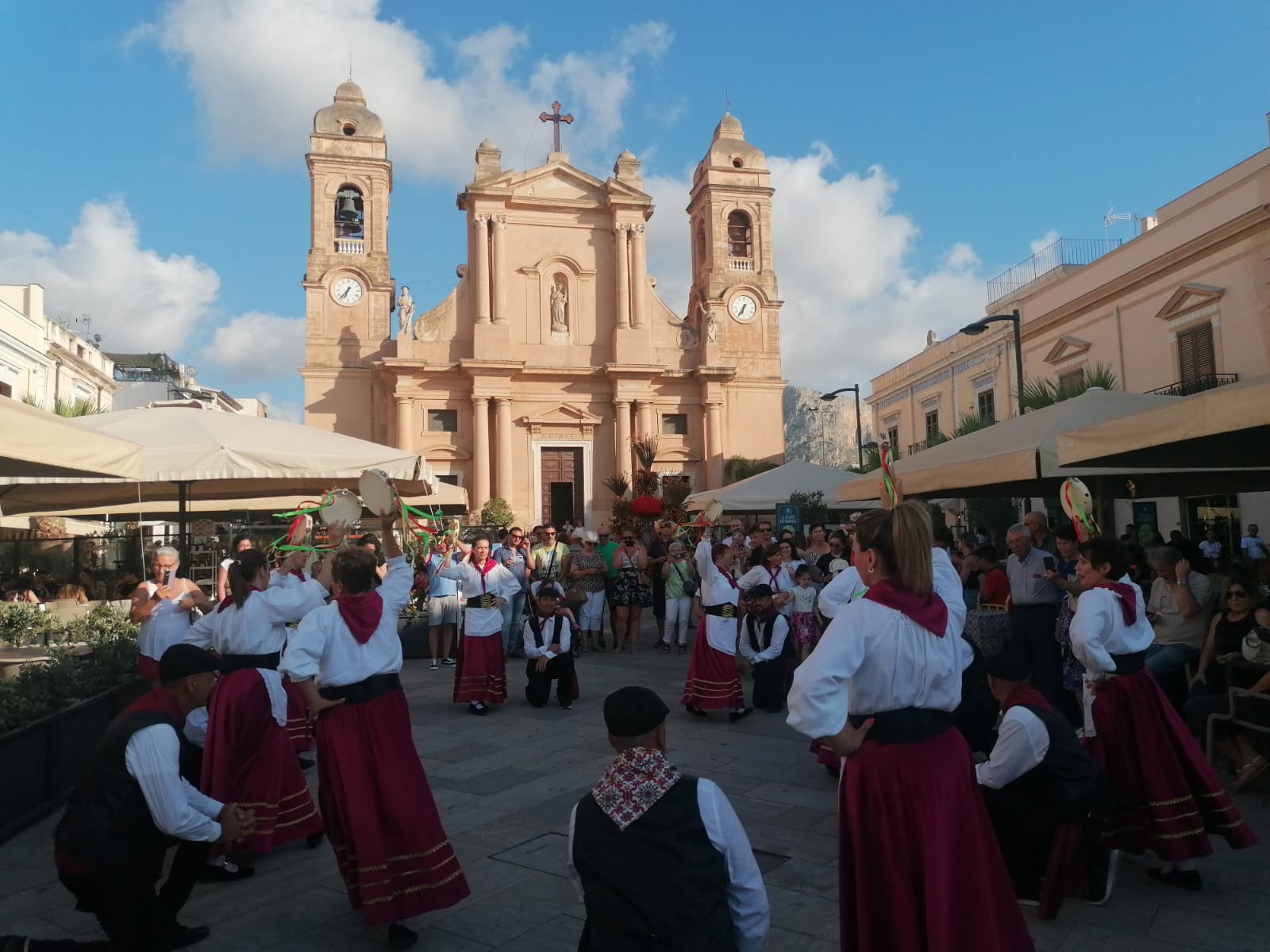 Il carretto siciliano un simbolo del folclore siciliano